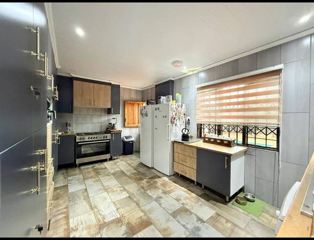 3 BEDROOM HOUSE FOR SALE IN VANDERBIJLPARK CW 1